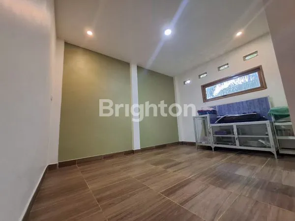 image DIJUAL RUMAH KOMERSIAL  JALAN PARIT NOMOR DUA KUBU RAYA  (4)