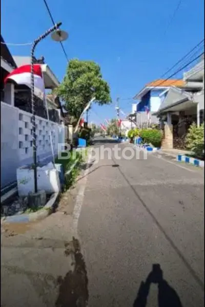 image RUMAH BAWAH HARGA PASAR DI JALAN IKAN-IKAN (3)