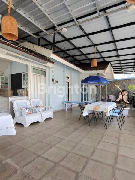 image RUMAH HOOK DENGAN 8 KAMAR TIDUR DI MAIN ROAD PBI ARAYA (3)