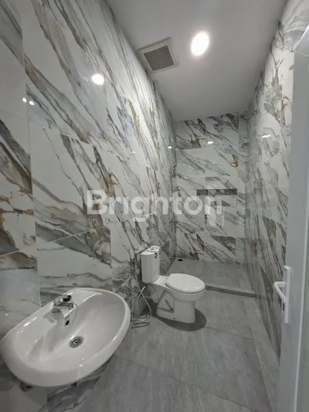 image RUMAH BARU TYPE197 SIAP HUNI 2,5LANTAI (7)