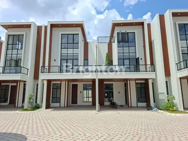 image RUMAH BARU TYPE197 SIAP HUNI 2,5LANTAI (1)