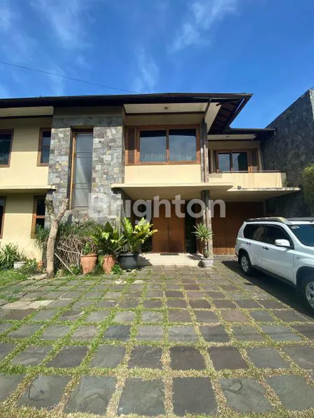 image RUMAH MEWAH SARIJADI MAINROAD (4)