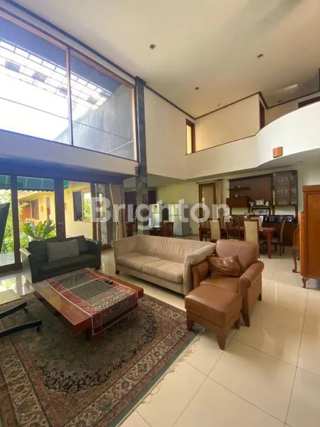 image RUMAH MEWAH SARIJADI MAINROAD (3)