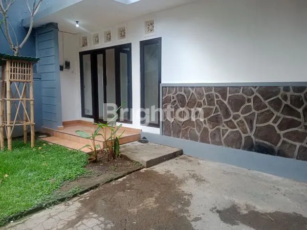 image RUMAH MODERN 3KT ONE GATE SYSTEM DI DALUNG - LT 150M² (2)