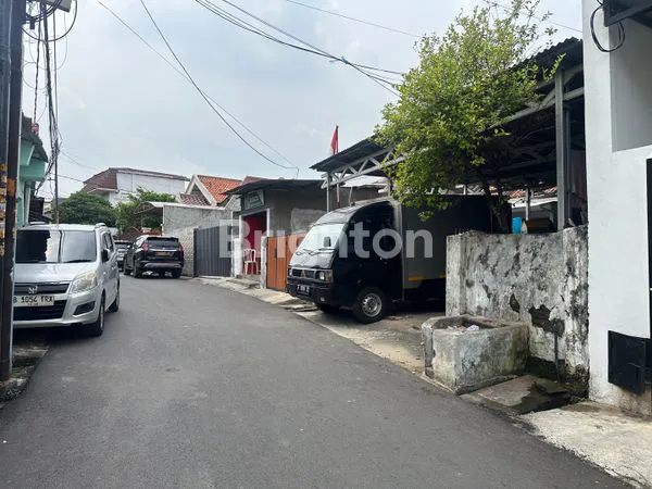 image RUMAH TUA HITUNG TANAH UTAN KAYU , UTAN KAYU UTARA . JAKARTA TIMUR (3)