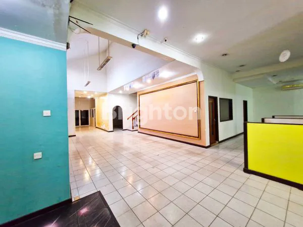 image DISEWAKAN RUKO BISNIS RUKO KOMERSIAL DI JALAN ADAM MALIK MEDAN  COCOK UTK KANTORAN, BANK, TEMPAT KURSUS, KULINER DSB NYA…  (2)