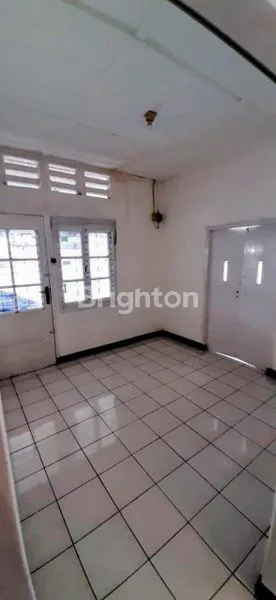 image SIAPA CEPAT DIA DAPAT RUMAH LEBAR MUKA 10M DI PUSAT BANDUNG LT 129 M² LB 100 M² SHM A/N SENDIRI  1,6 M (NEGO ABIZZ) (2)