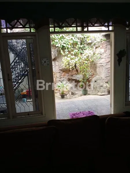 image RUMAH AKSES MUDAH KE TOL KEBON JERUK JAKARTA BARAT (8)