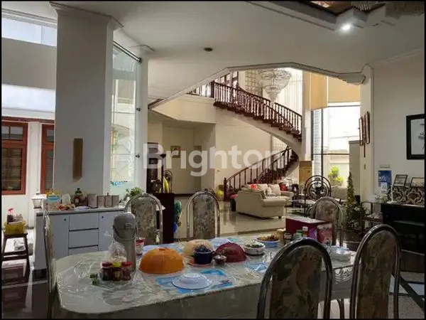 image RUMAH 2,5 LANTAI LUX JL. CEMPAKA  SURABAYA PUSAT (5)