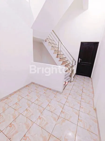 image RUKO 2,5 LANTAI MURAH BARU RENOVASI DAN PERABOTAN BARU SEMUA (6)