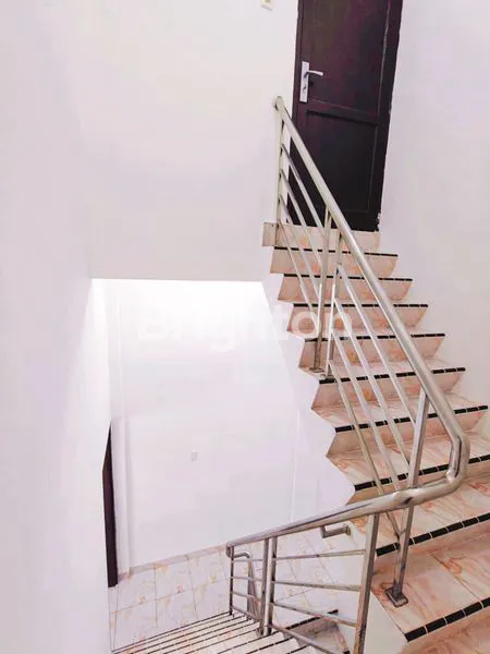 image RUKO 2,5 LANTAI MURAH BARU RENOVASI DAN PERABOTAN BARU SEMUA (7)