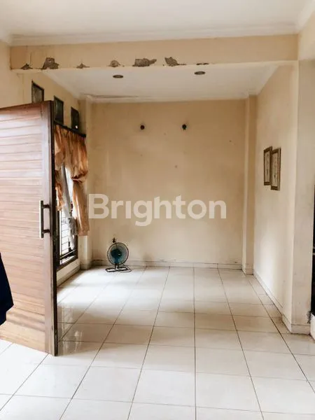 image RUMAH 2 LANTAI HARGA SPESIAL DI FLAMBOYAN LESTARI, LOKASI 10 MENIT KE UIN, DEKAT TOL JORR TB SIMATUPANG, LEBAK BUKLUS, MRT (2)