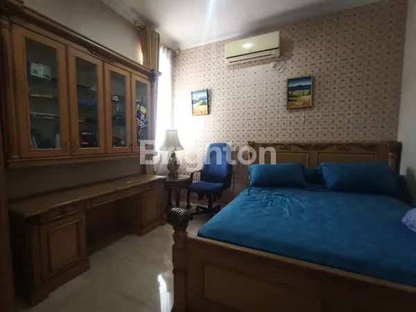 image RUMAH MEWAH 2 LANTAI KOTA WISATA DEKAT MALL LIVING WORLD (6)