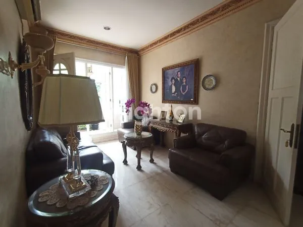 image RUMAH MEWAH 2 LANTAI KOTA WISATA DEKAT MALL LIVING WORLD (2)