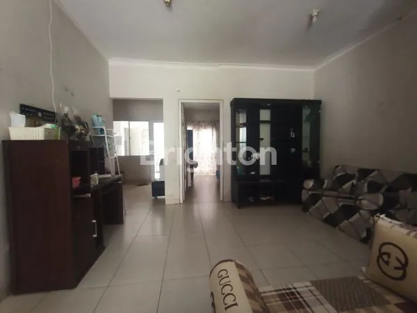 image DALAM CLUSTER FAVORITE KOTA WISATA. (3)