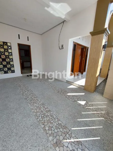 image DIJUAL RUMAH MEWAH DI PERUMAHAAN ELIT MOJOKERTO (2)