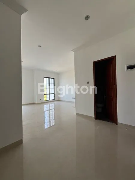 image RUMAH MEWAH 2 LANTAI VIEW LAUT DI CITRALAND - 5KT 4KM (5)