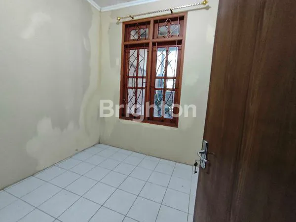 image KAHURIPAN NIRWANA SIDOARJO SEWA RUMAH 3 KAMAR DEKAT LIPPO MALL (6)