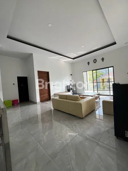 image RUMAH MEWAH 2 LANTAI CITRAGARDEN - SHM, 300M² SIAP HUNI (3)