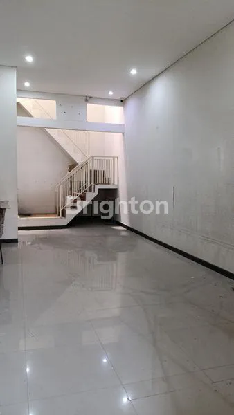 image RUMAH 2 LT. SIAP HUNI LOKASI STRATEGIS DI BABATAN PANTAI (2)