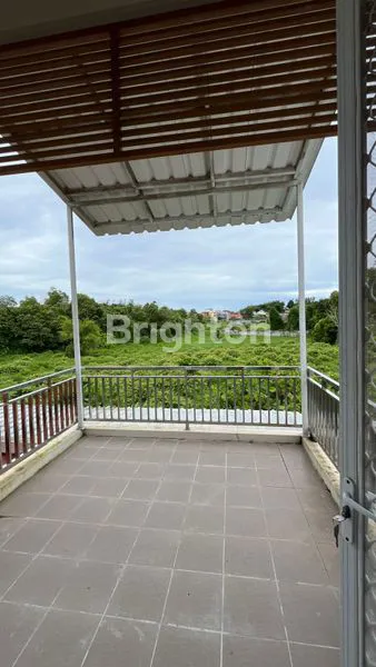 image RUMAH MEWAH 2 LANTAI FULL FURNISH DI BUKIT DAMAI INDAH BALIKPAPAN (8)