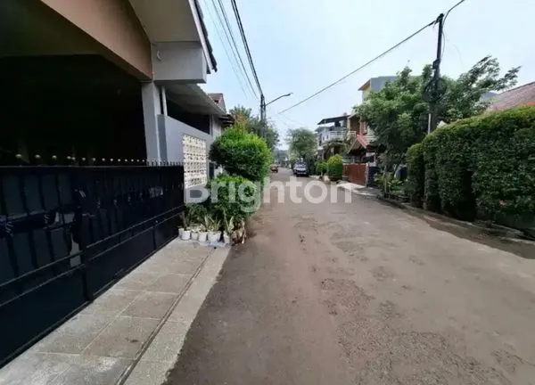 image RUMAH GRAHA RAYA BINTARO LT 84 LB 90 – SHM – HARGA RP 1,275 M (7)