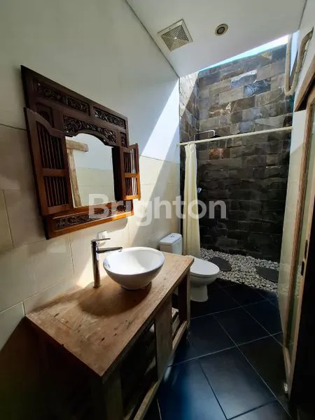 image VILLA MEWAH 200M² DENGAN TAMAN ASRI DEKAT PANTAI SANUR (4)