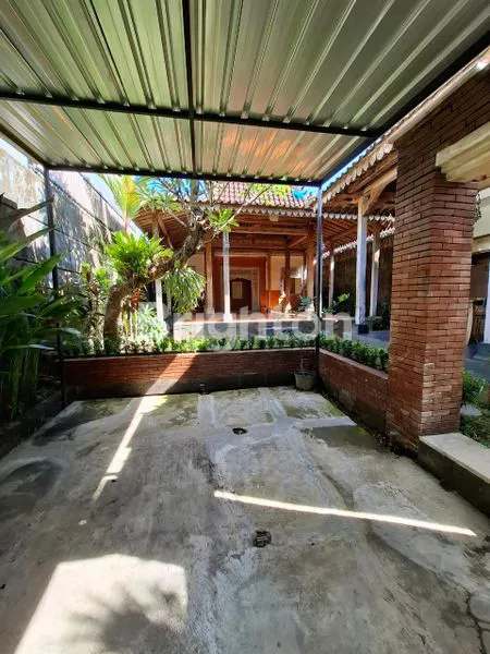 image VILLA MEWAH 200M² DENGAN TAMAN ASRI DEKAT PANTAI SANUR (2)