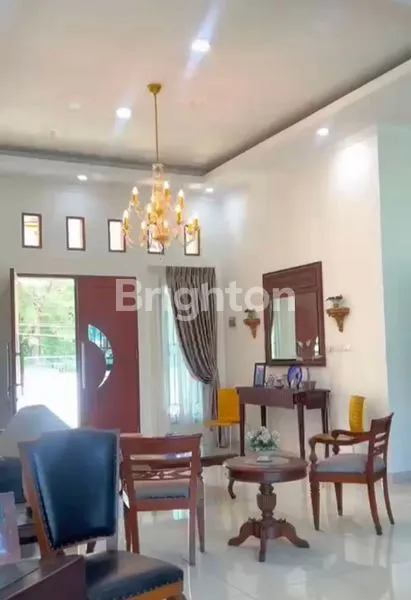 image RUMAH  CANTIK MEWAH POSISI HOOK MEDAN BARU (3)