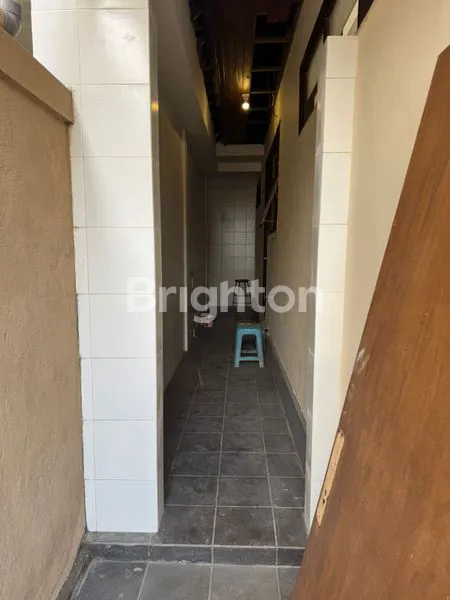 image RUMAH DENGAN STYLE BALI SEMU FURNISHED DI TUKAD BILOK (3)