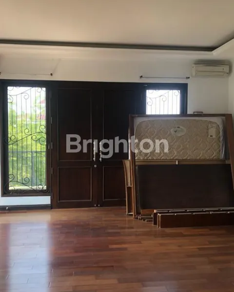 image RASAKAN HIDUP PRESTISIUS DI PIK – HUNIAN DENGAN PRIVATE POOL & BASEMENT (3)