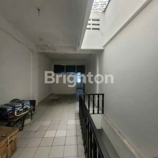 image RUMAH 3 LANTAI LOKASI STRATEGIS DI TAMANSARI DEKAT MANGGA BESAR (7)