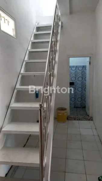 image RUMAH 2 LANTAI MINIMALIS SIAP HUNI DI KOTA MADIUN (5)