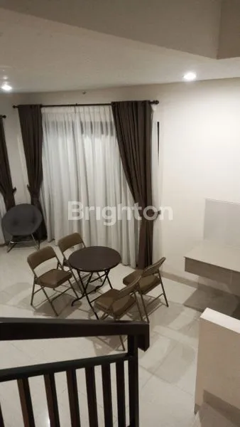 image RUMAH MEWAH HOOK 2 LANTAI DI PODOMORO GOLF VIEW SIAP HUNI (1)