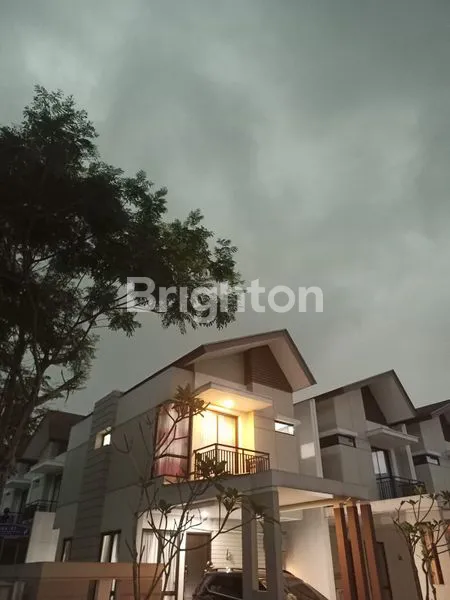 image RUMAH MEWAH HOOK 2 LANTAI DI PODOMORO GOLF VIEW SIAP HUNI (6)