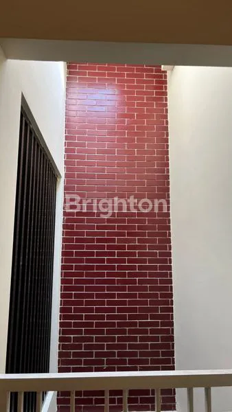 image RUMAH 2 LANTAI SIAP HUNI TAMAN SIDOARJO (8)