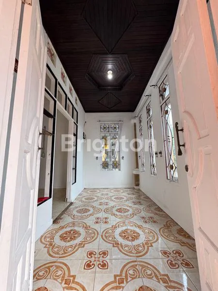 image RUMAH CANTIK RENOVASI BARU 110M² DEKAT ISLAMIC CENTER (2)