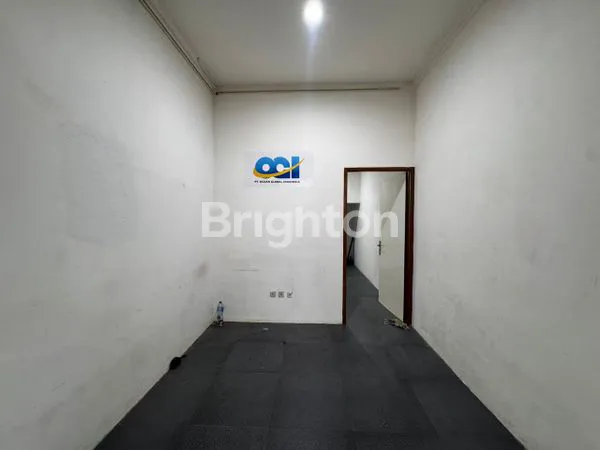 image RUKO STRATEGIS 1 LANTAI DEKAT METRO TANAH ABANG, BEBAS BANJIR (3)