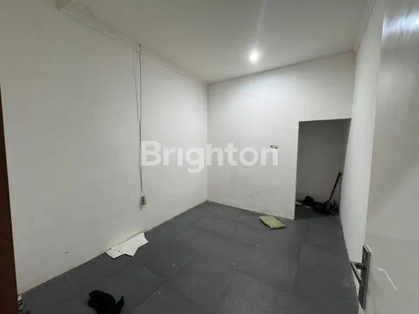 image RUKO STRATEGIS 1 LANTAI DEKAT METRO TANAH ABANG, BEBAS BANJIR (4)