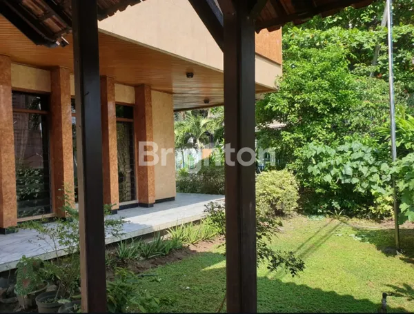 image \\UD83D\\UDD25 RUMAH DARMO PERMAI TIMUR 2 LANTAI, LOKASI SUER STRATEGIS COCOK UNTUK USAHA KANTOR/RESTO/KAFE (1)