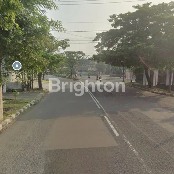 image DISEWAKAN RUMAH LAMA JALAN PROTOKOL SURABAYA SELANGKAH RAYA DARMO DAN MAYJEND SUNGKONO (1)