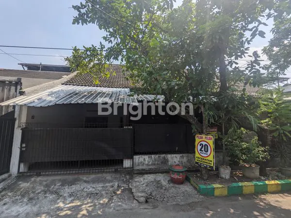 image RUMAH 2 LANTAI SIAP HUNI KOTA MOJOKERTO (1)