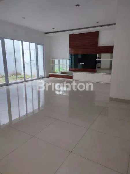 image  RUMAH MEWAH DAN SIAP HUNI, VILLA BUKIT REGENCY, PAKUWON INDAH, SURABAYA BARAT, JAWA TIMUR (1)