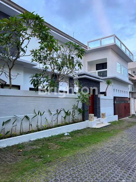image LUXURY VILLA 4 BEDROOM WITH OCEAN VIEW IN UNGASAN, BALI (3)