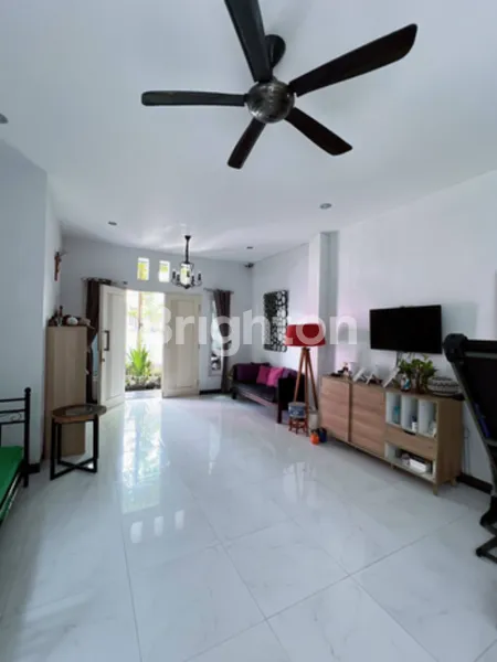 image *DIJUAL RUMAH BABATAN MUKTI MINIMALIS FURNISH  WIYUNG SURABAYA BARAT LIKE NEW* (2)