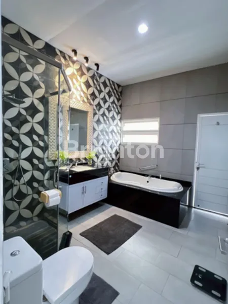 image *DIJUAL RUMAH BABATAN MUKTI MINIMALIS FURNISH  WIYUNG SURABAYA BARAT LIKE NEW* (3)