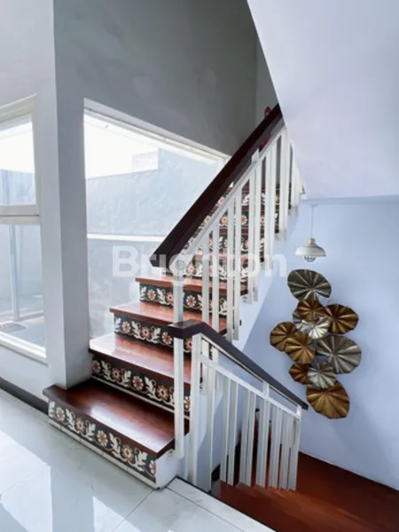 image *DIJUAL RUMAH BABATAN MUKTI MINIMALIS FURNISH  WIYUNG SURABAYA BARAT LIKE NEW* (4)