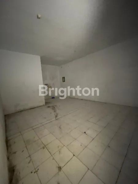 image DISEWAKAN TEMPAT USAHA KOMERSIL DI JEMURSARI COCOK UNTUK MINIMARKET, CAFE, BANK DLL    (7)