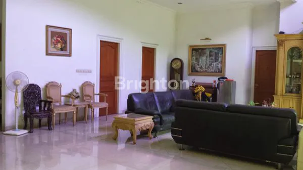 image RUMAH MEWAH FULL FURNISHED DI RAWAMANGUN JAKARTA TIMUR  (4)