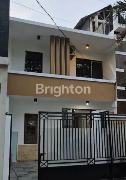 image RUMAH 2 LANTAI FURNISHED BABATAN PRATAMA SIAP HUNI DEKAT RAYA WIYUNG MENGANTI ROYAL RESIDENCE GUNUNGSARI LIDAH CITRALAND PAKUWON MALL (1)